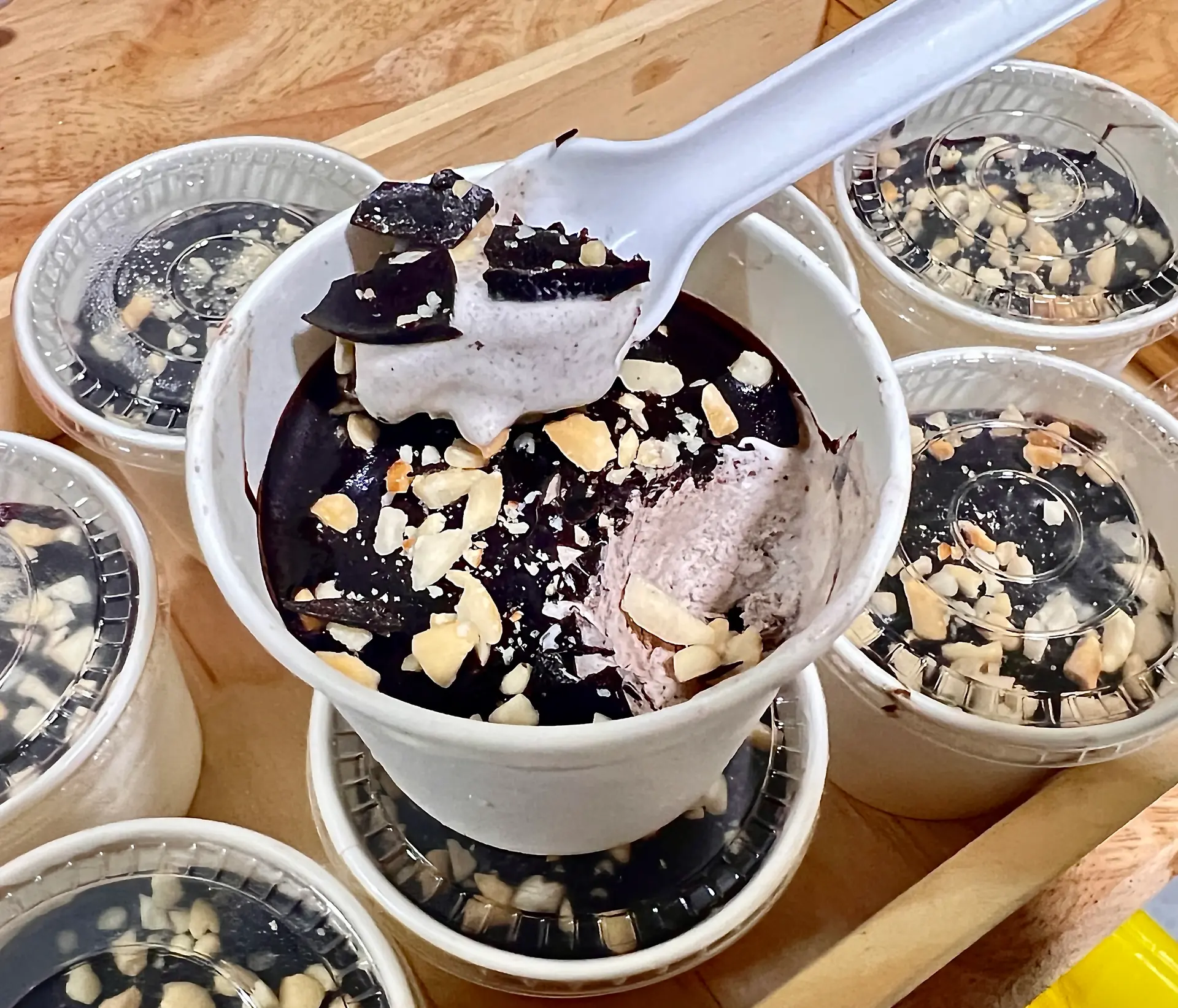 Hình ảnh Kem Oreo phủ Socola
