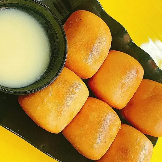 Hình ảnh Màn Thầu Chấm Sữa 