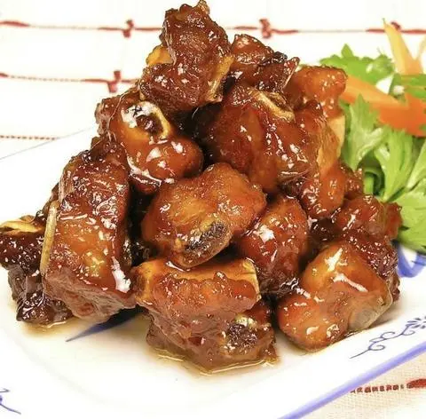 Hình ảnh Cơm Sườn Non rim nước mắm