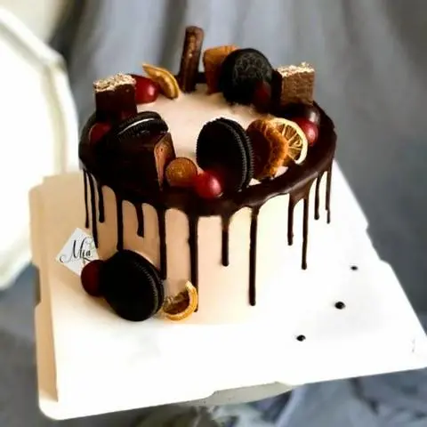 Hình ảnh Bánh kem phủ socola 14cm
