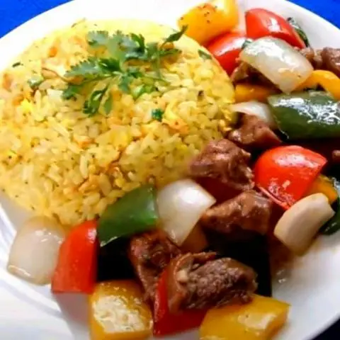 Hình ảnh Cơm chiên bò lúc lắc