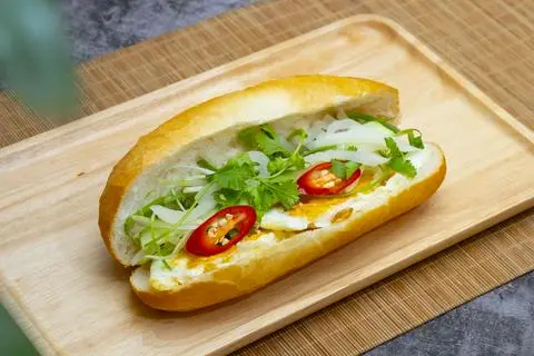 Hình ảnh Bánh mì ốp la - omelette