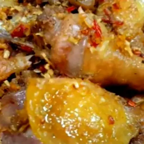 Hình ảnh Gà tre kho sả ớt