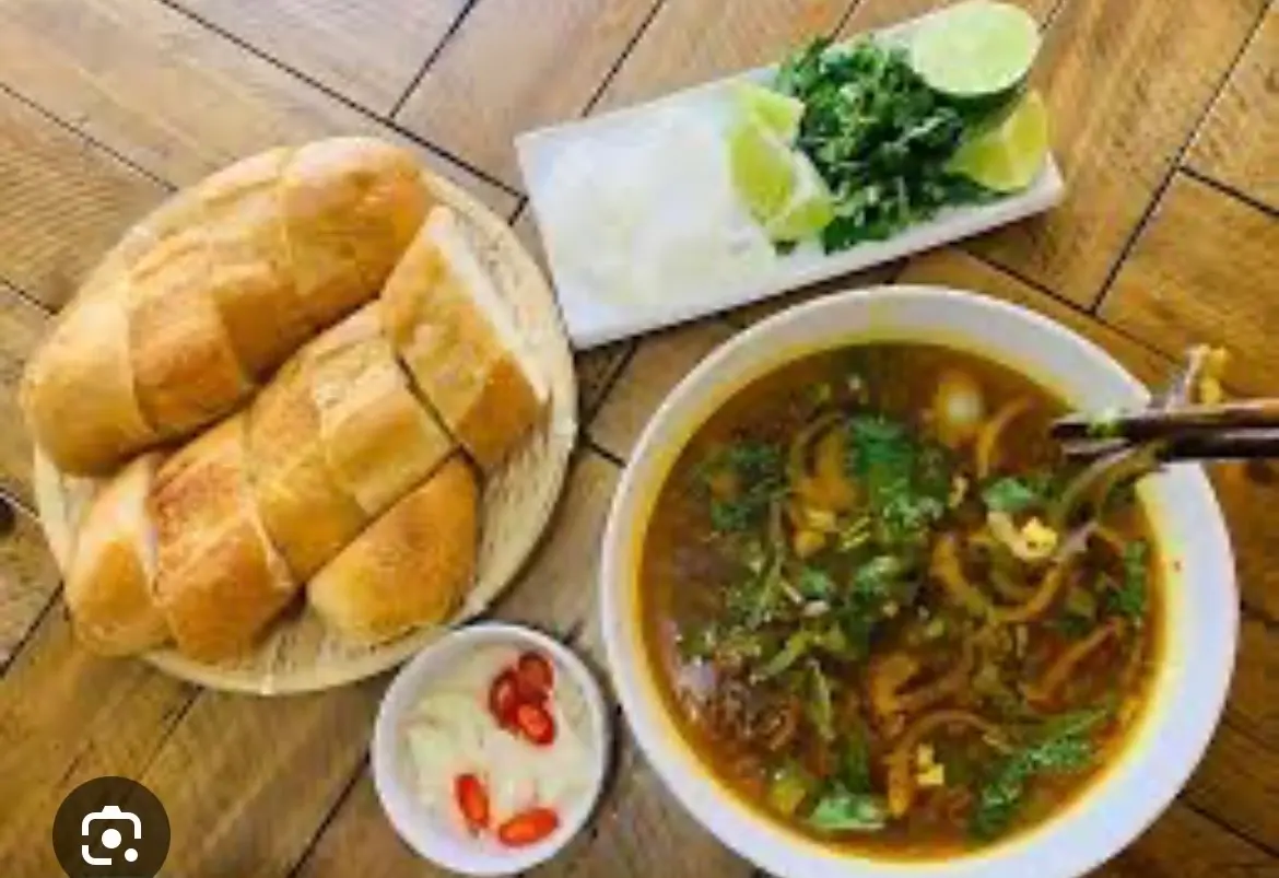 Hình ảnh Súp lươn bánh mì