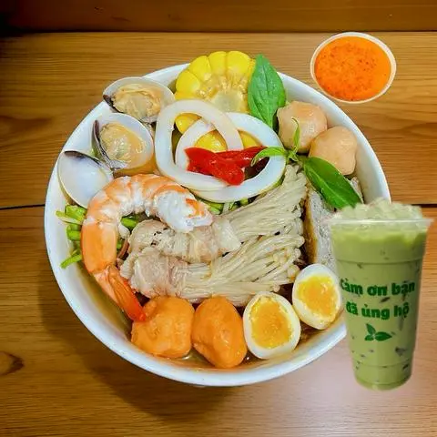 Hình ảnh Combo no say ( Bún thái cay siêu topping + Trà sữa thái xanh)