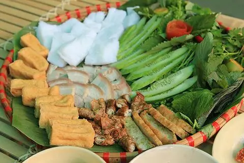 Hình ảnh BÚN ĐẬU MẮM TÔM+THỊT LUỘC+TRỨNG CHIÊN 