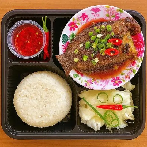 Hình ảnh Cơm Cá Rô Đồng Kho Tiêu