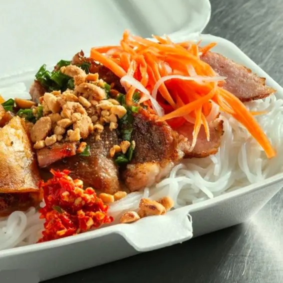 Hình ảnh Bún Thịt Nướng + Chả Giò 