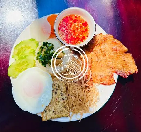Hình ảnh Cơm tấm sườn miếng + bì + chả + ốp la