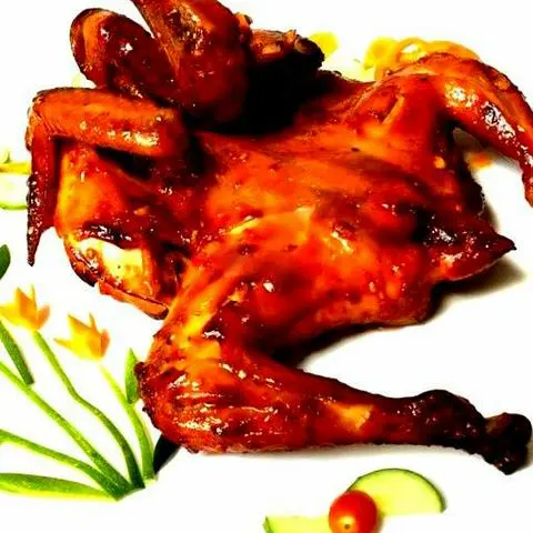 Hình ảnh Gà nướng mật ong nguyên con