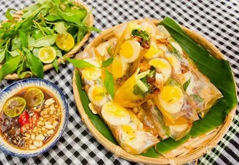 Hình ảnh bánh tráng cuộn trứng cút 