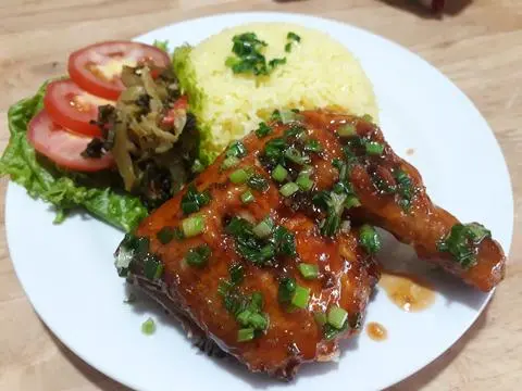 Hình ảnh Cơm đùi góc tư mỡ hành