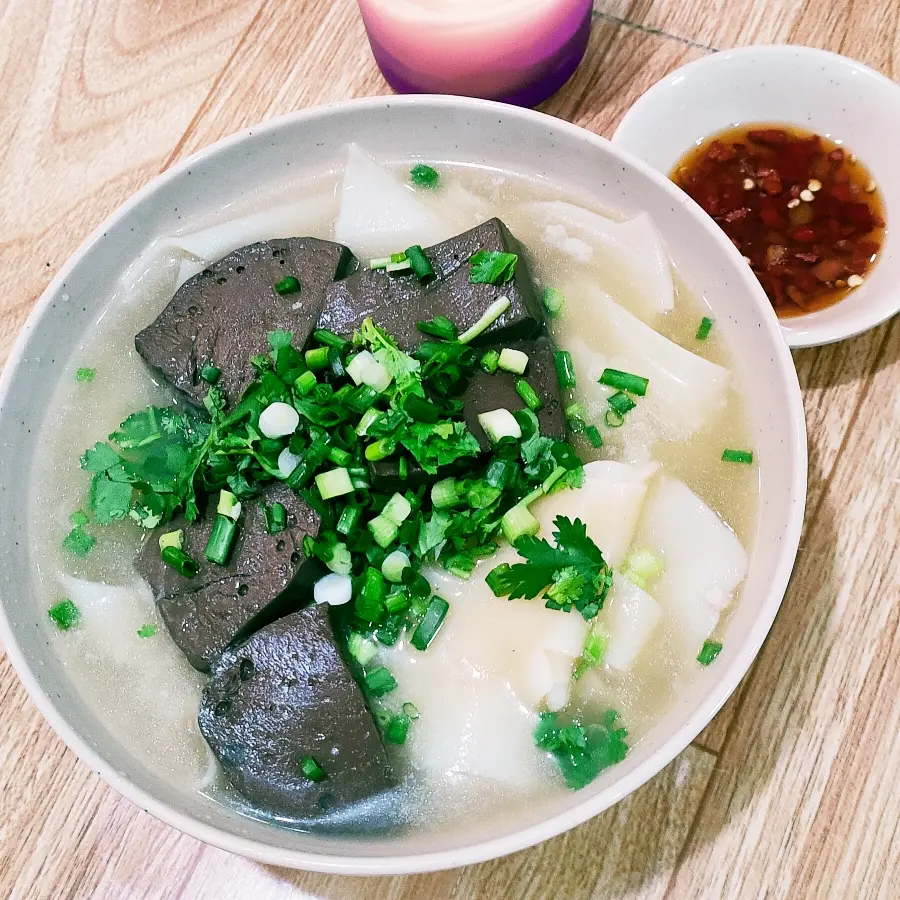 Hình ảnh Hoành thánh lá huyết