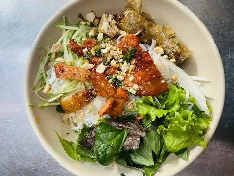 Hình ảnh Bún thịt nướng nem nướng