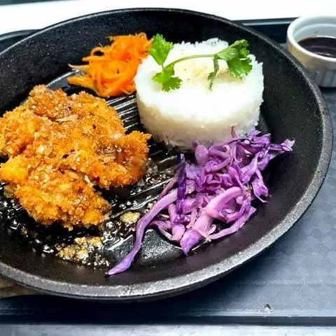 Hình ảnh Cơm Thịt Heo Chiên Xù Kiểu Nhật
