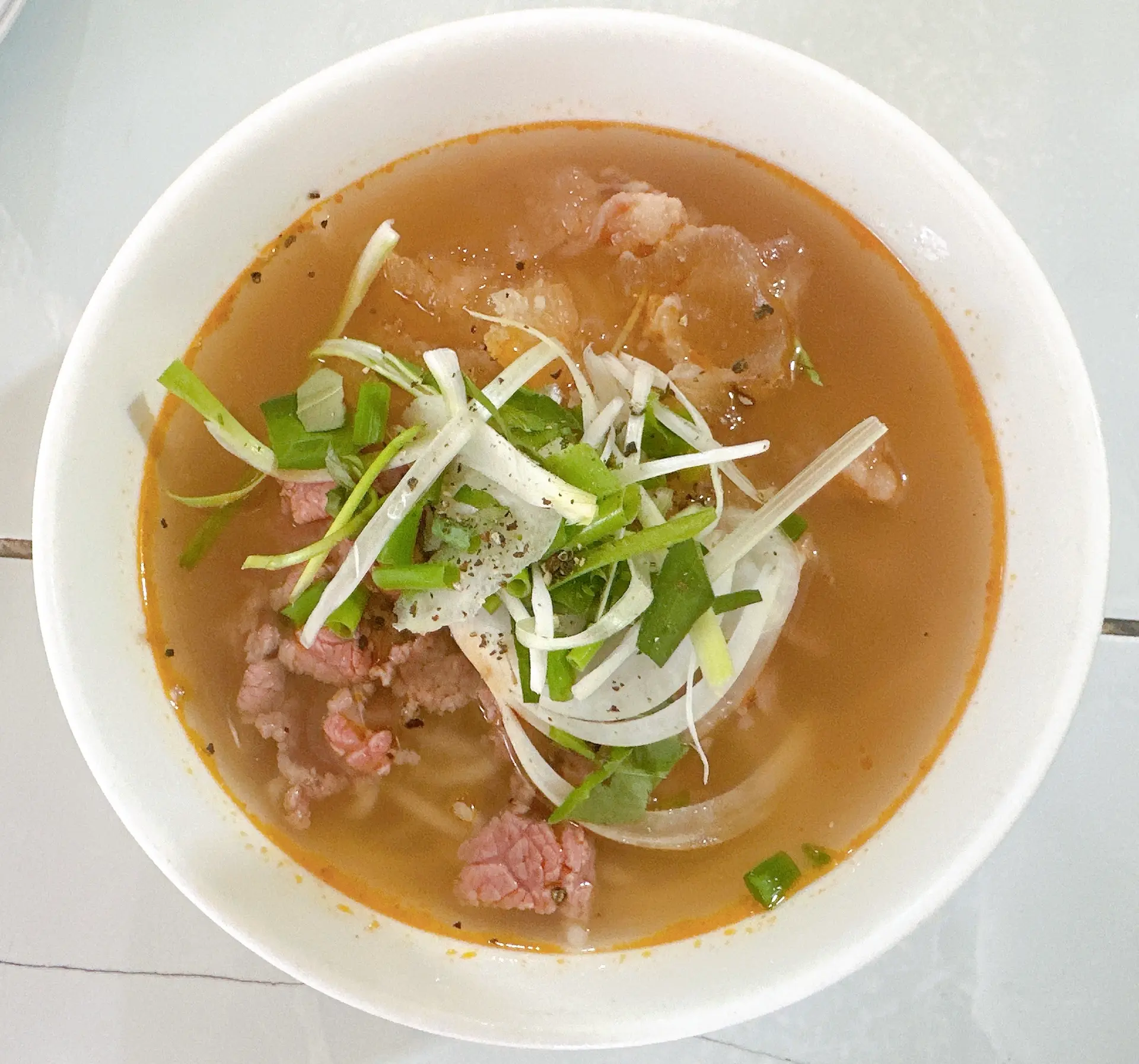 Hình ảnh Bún bò tái - nạm gân