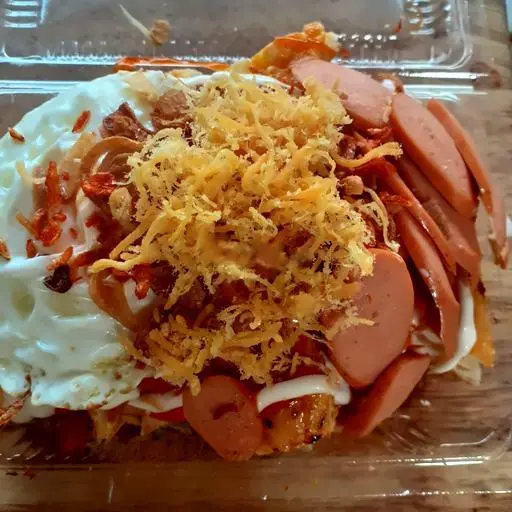Hình ảnh Bánh mì nướng - 2 ổ kèm xúc xích trứng chiên