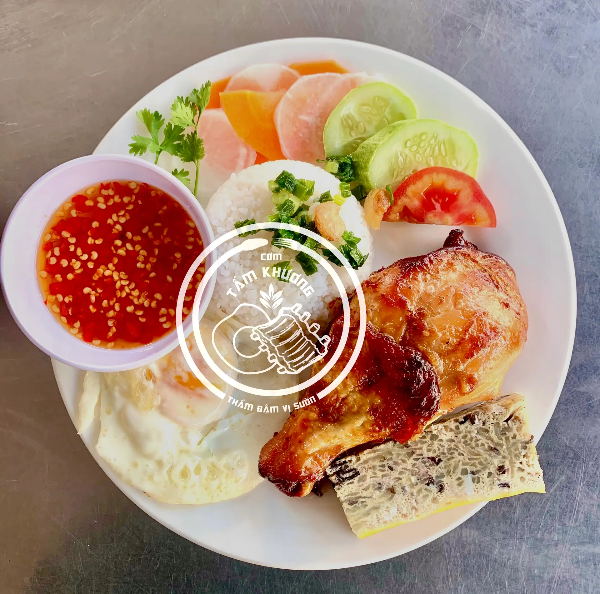 Hình ảnh Cơm đùi gà - chả - ốp la