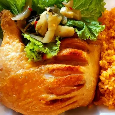 Hình ảnh Cơm Gà Bơ Tỏi - Gốc Tư