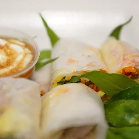 Hình ảnh Bánh Tráng Cuốn Chấm Mấm Me