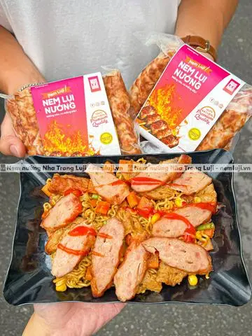 Hình ảnh mì trộn nem nướng