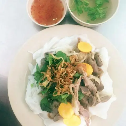 Hình ảnh bánh ướt đặc biệt, trứng, gà, lòng
