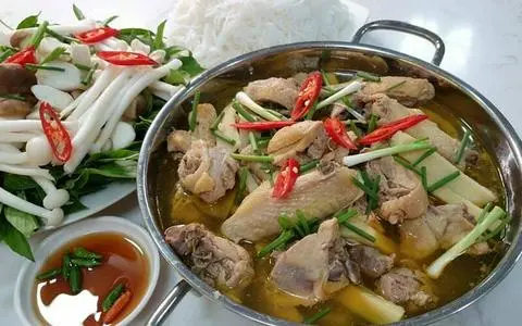 Hình ảnh Lẩu Gà Hầm Sả-Vừa