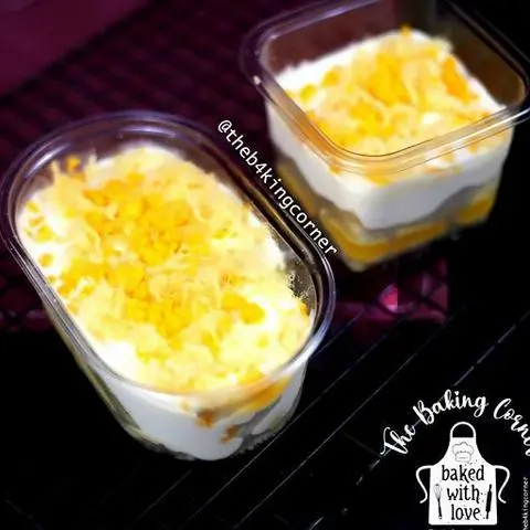 Hình ảnh Bông lan trứng muối vừa