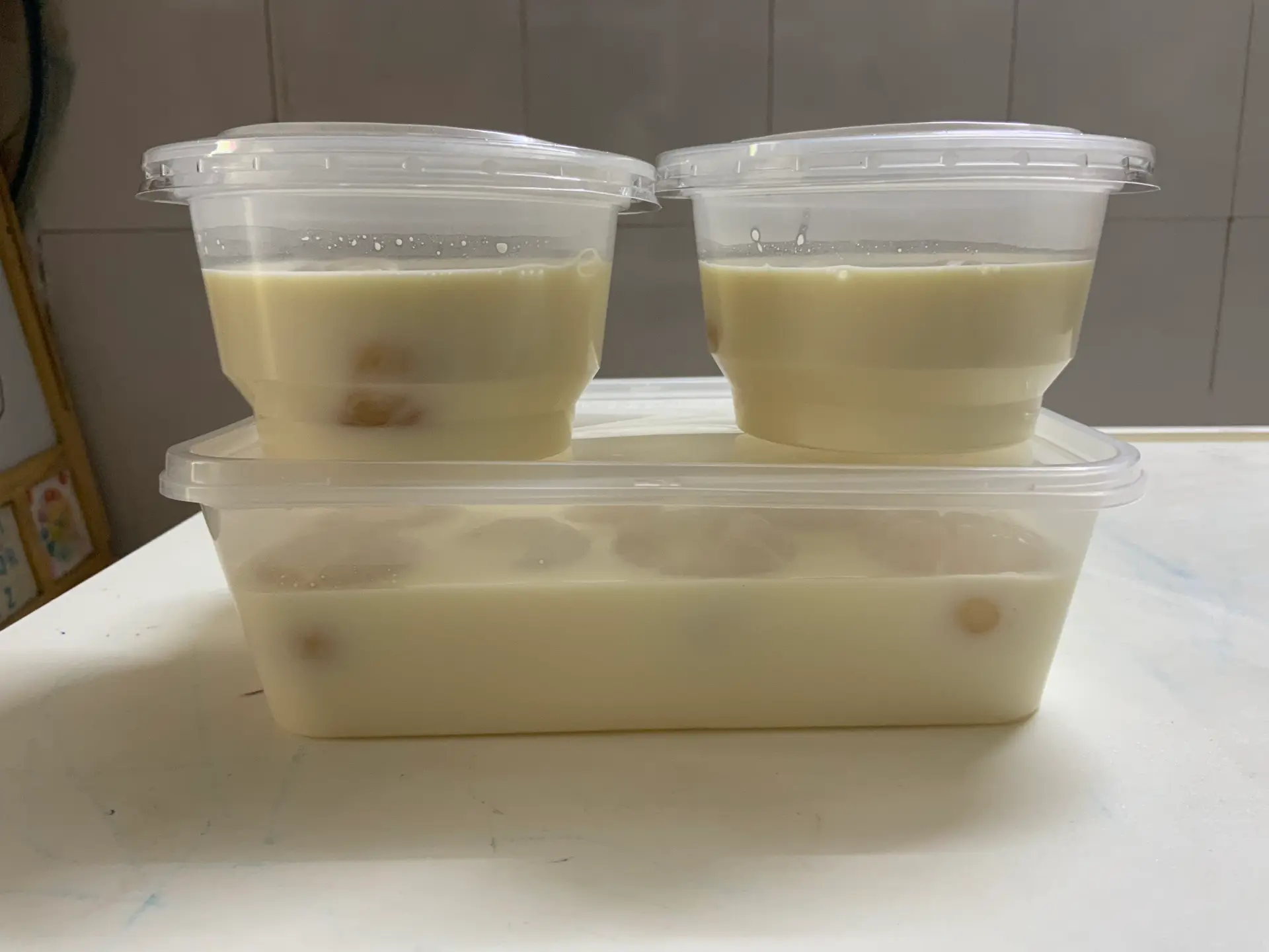 Hình ảnh khúc bạch vải phô mai hộp nhỏ