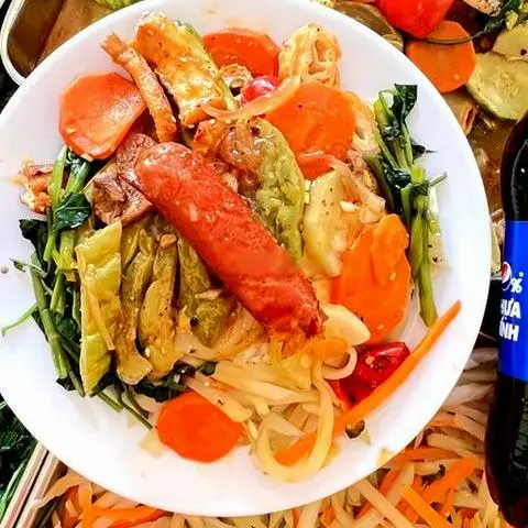 Hình ảnh Cơm chay xúc xích