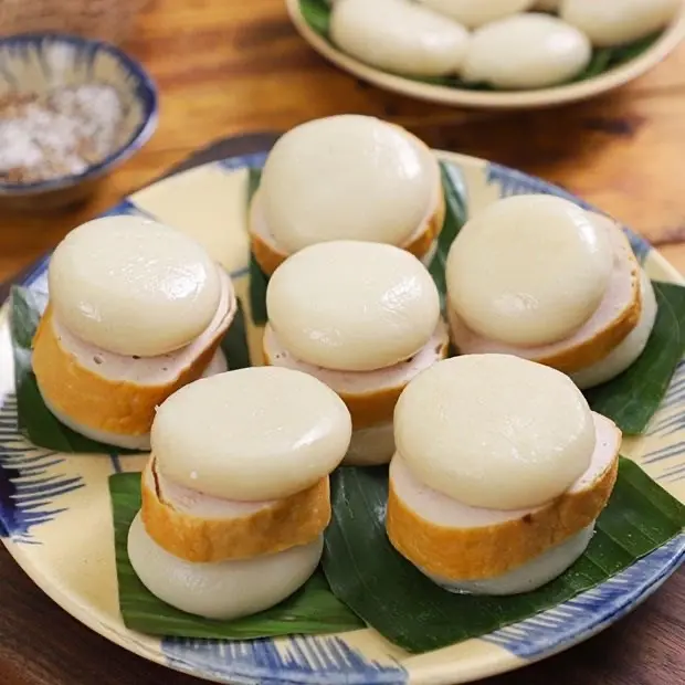 Hình ảnh Bánh dày kẹp chả mỡ