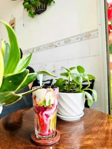 Hình ảnh Yaourt trái cây dầm