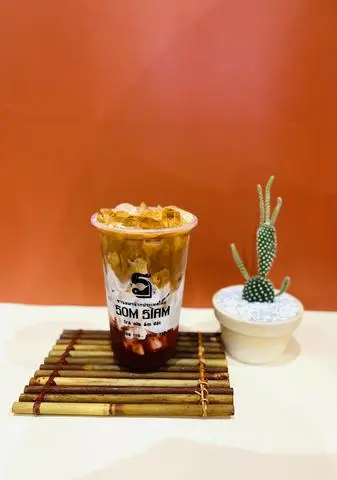 Hình ảnh Trà sữa Thái đỏ sốt Dâu Tây M