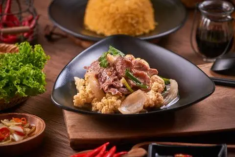 Hình ảnh Cơm bò xào bông cải