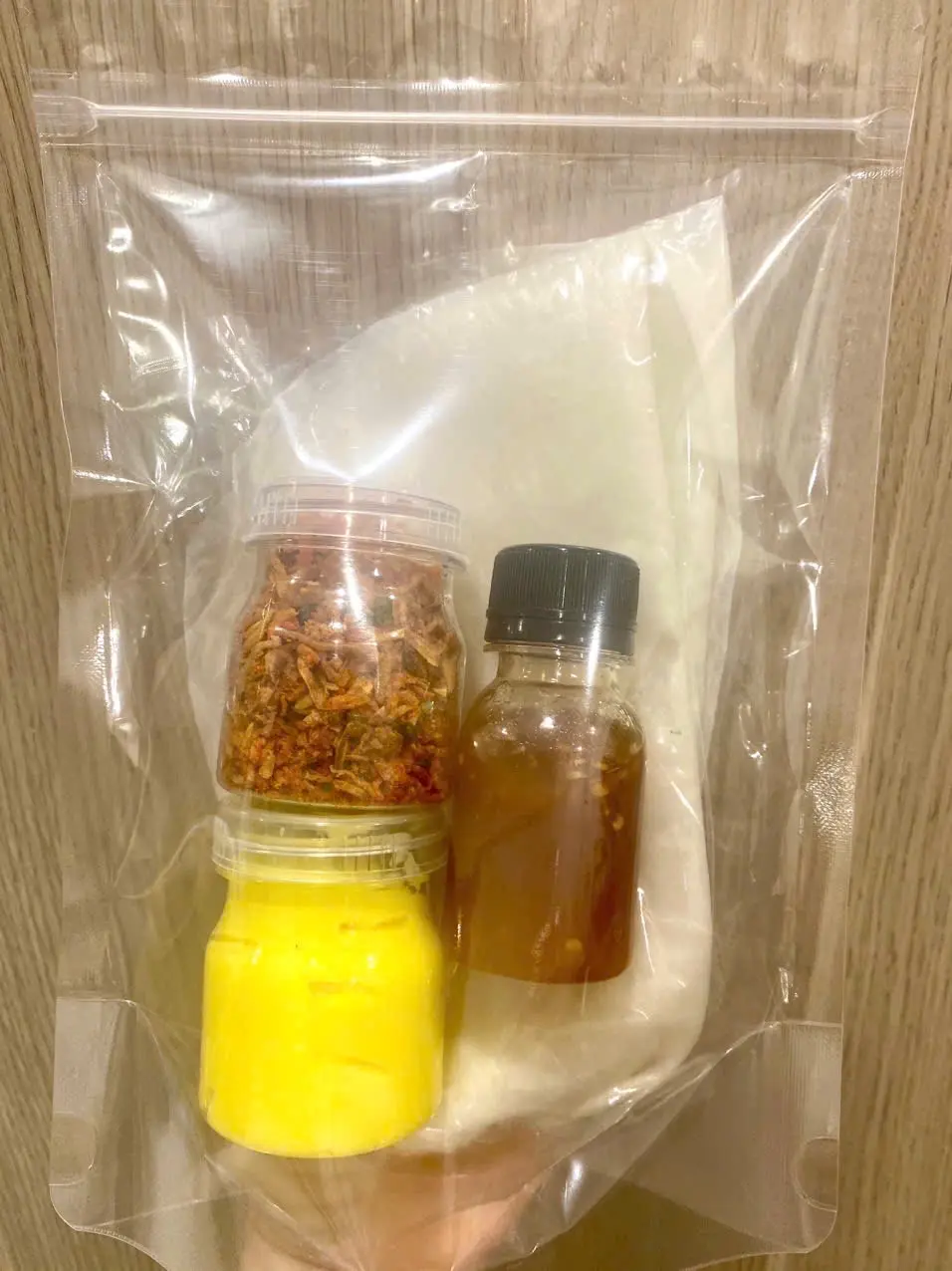Hình ảnh Cuốn chấm bơ hành phi ruốc + sốt tắc/ me