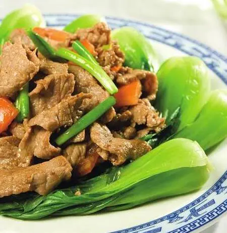 Hình ảnh Cơm bò xào cải xanh