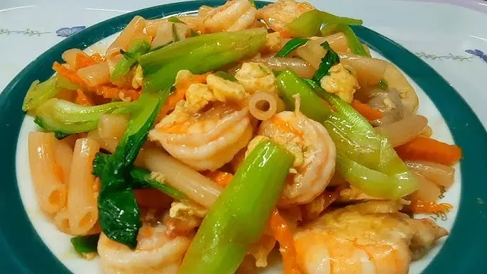 Hình ảnh nui xào tôm 