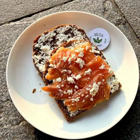 Hình ảnh Creamy Salmon Sandwich