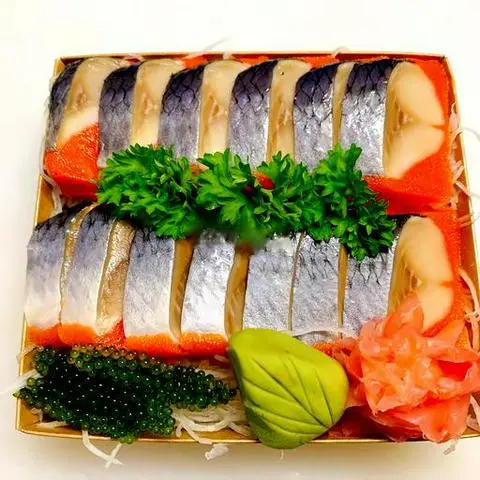 Hình ảnh Sashimi cá trích ép trứng đỏ 150g