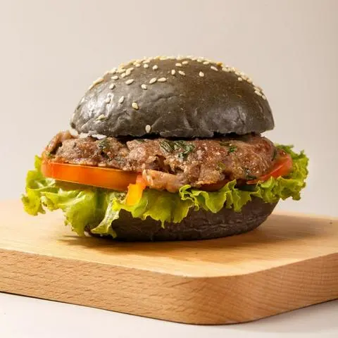 Hình ảnh Burger Gà Giòn Than Tre