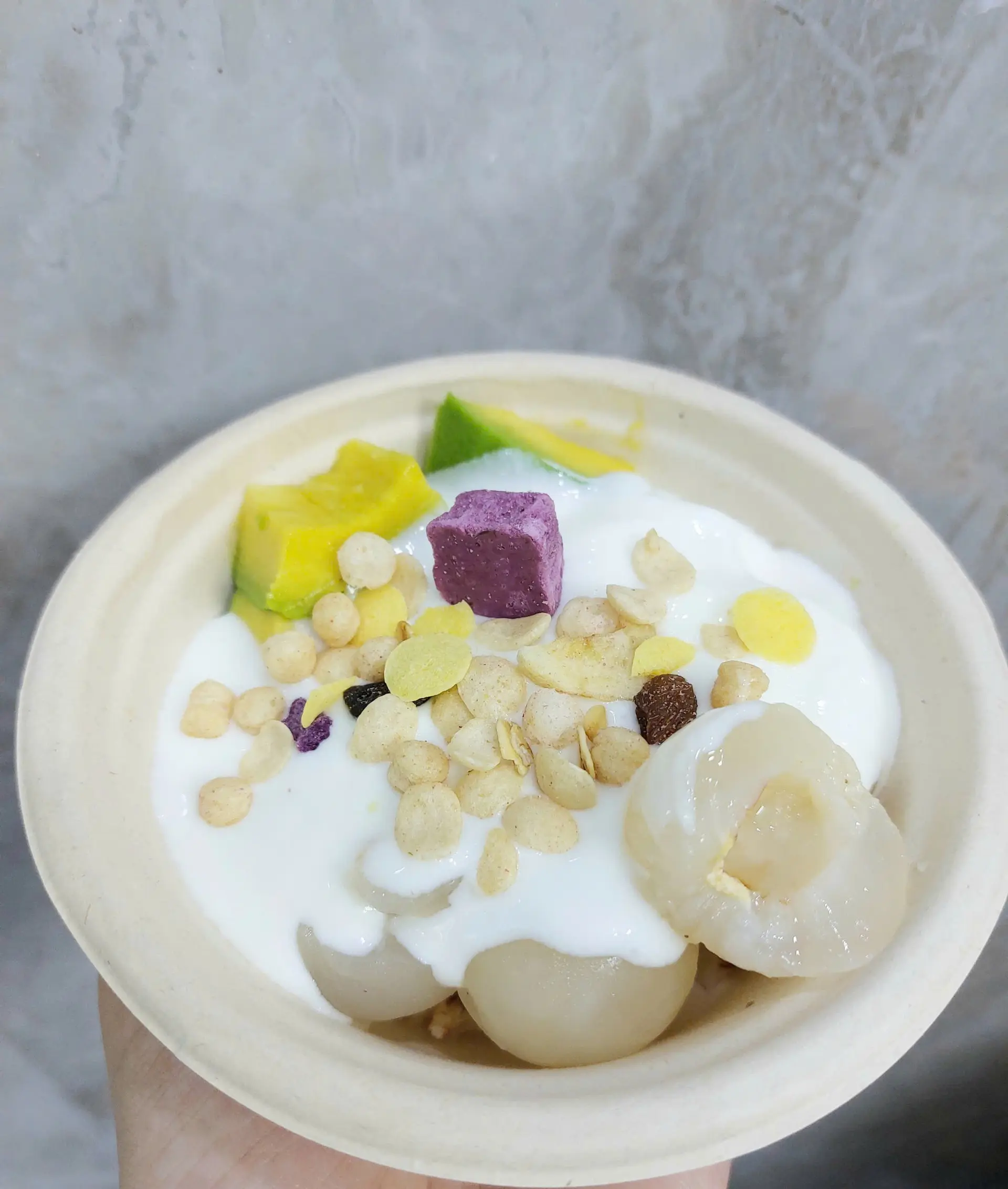 Hình ảnh Sữa chua mix trái cây theo mùa - Fruit Yogurt