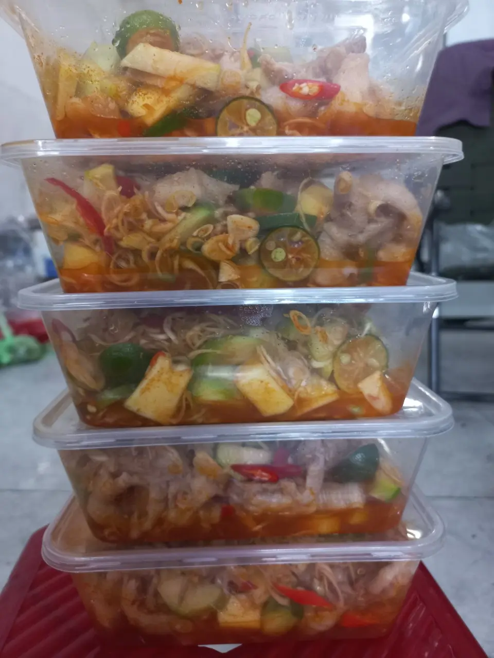 Hình ảnh Chân gà rút xương sốt thái (CAY)