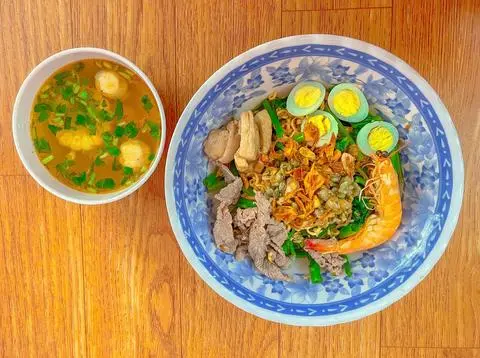 Hình ảnh Mì trộn khô đặc biệt