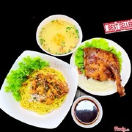 Hình ảnh Mì Vịt tiềm chiên trộn khô (Tặng 1 chai nước sâm)