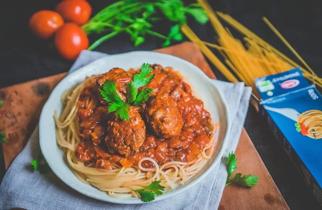 Hình ảnh Mì Ý bò viên sốt cay