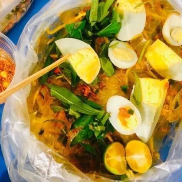 Hình ảnh Bánh Tráng Trộn Hột Gà ( trộn sẵn)