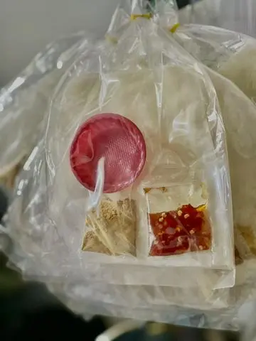 Hình ảnh Bánh tráng sate tắc