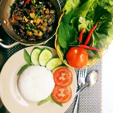 Hình ảnh Cơm thịt kho tiêu