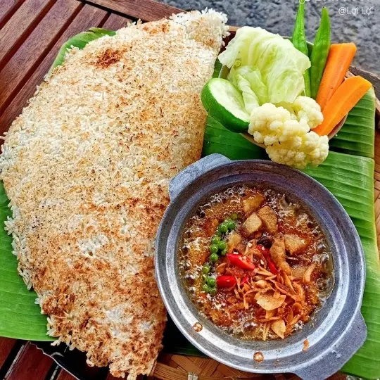 Hình ảnh Combo cơm cháy kho quet + rau luộc+ trà tắc