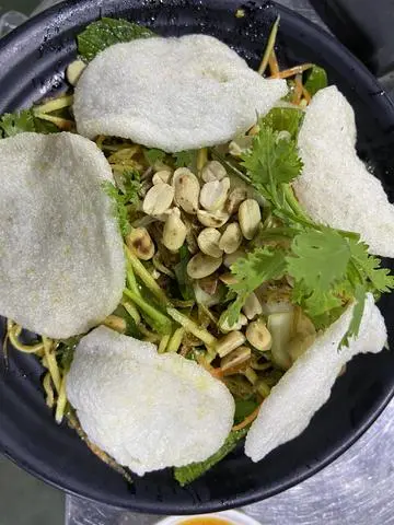 Hình ảnh Gỏi xoài cá cơm